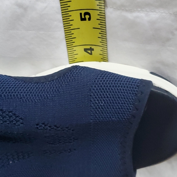 Sandals - Picture 3 of 10